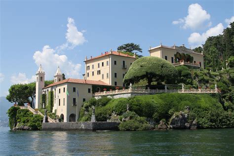 casino royale lake house